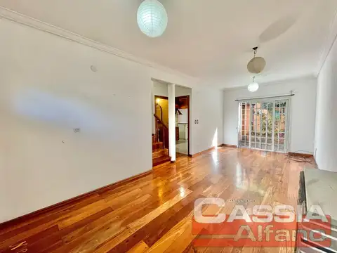 Depto Tipo Casa en Alquiler con 1 cocheras