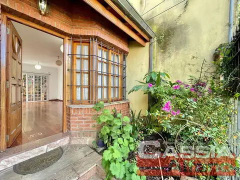 Depto Tipo Casa en Alquiler de 5 ambientes