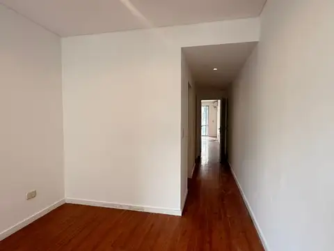 Cabello 3300, Piso 5