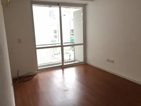 Cabello 3300, Piso 5