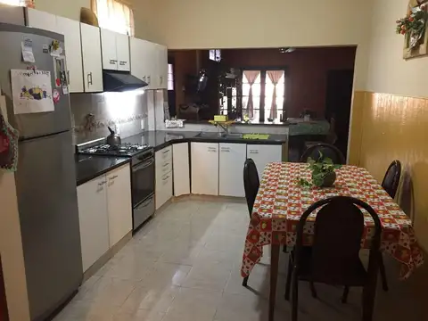 PROPIEDAD MULTIFAMILIAR 7 AMBIENTES - BILLINGHURST