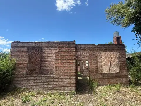 En VENTA LOTE con MEJORAS en VILLA ROSA, PILAR