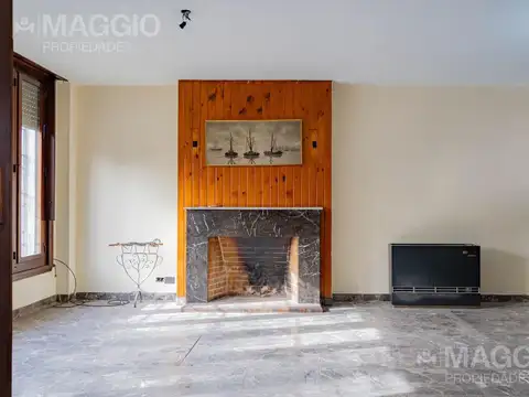 Casa 4 ambientes con 2 baños