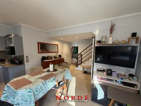 Depto Tipo Casa en Venta de 3 ambientes