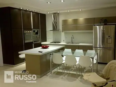 Casa 5 ambientes con 3 baños