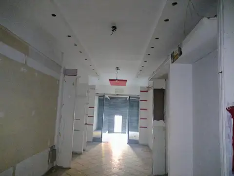ALQUILER DE LOCAL EN LINIERS ZONA COMERCIAL