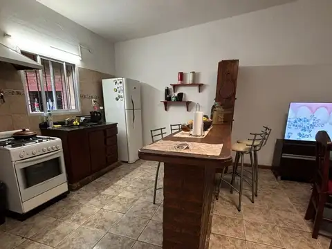 Casa 5 ambientes con 2 baños