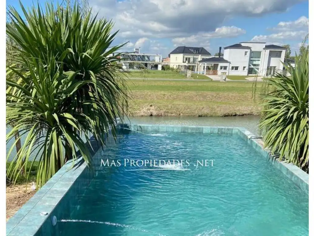 Casa en Las Golondrinas de 3 dormitorios