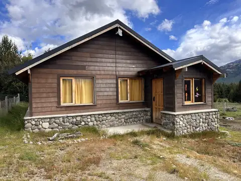 FINA PATAGONIA. Cabaña en venta en Villa Meliquina