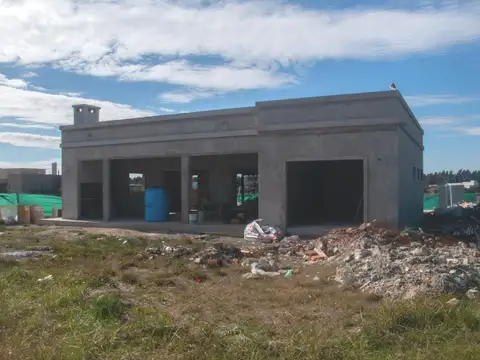 Casa 4 ambientes con 3 baños