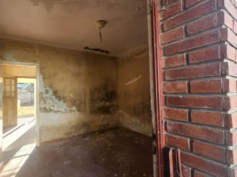 Casa a demoler en zona estratégica
