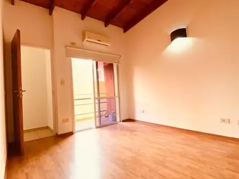 Depto Tipo Casa en Venta con 1