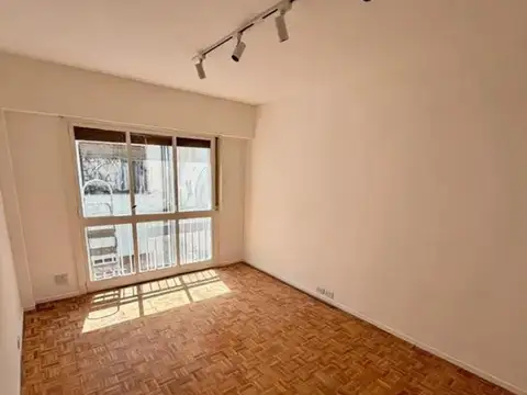 Excelente MONOAMBIENTE luminoso en Recoleta