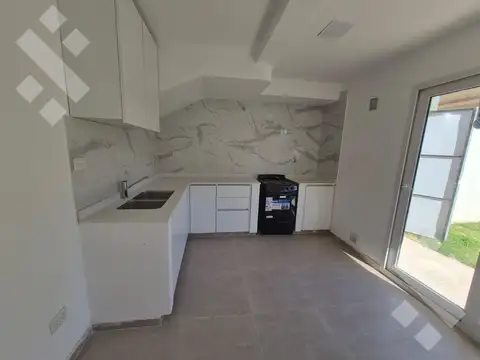 Depto Tipo Casa 5 ambientes con 1 baño