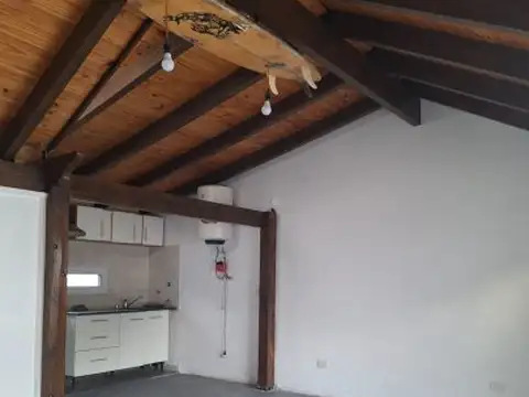 Depto Tipo Casa en Alquiler de 2 ambientes