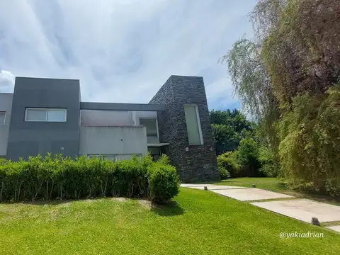 Casa en Alquiler Temporal de 4 dormitorios