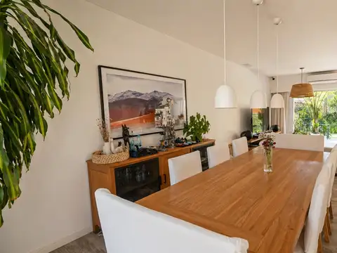 Casa en Venta en Vicente Lopez Vias / Maipu, USD 875.000