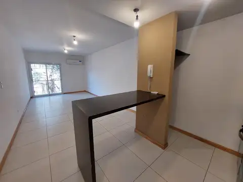 Hermoso monoambiente con balcon - Excelente ubicación -