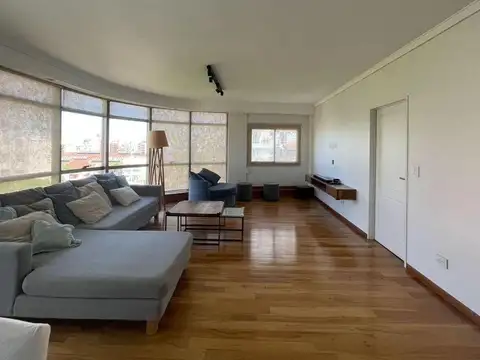 Departamento en Alquiler de 4 ambientes