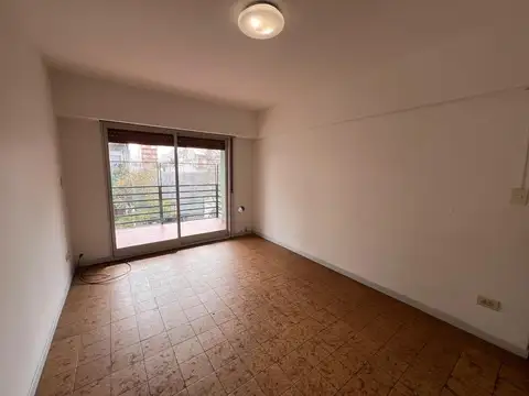 Depto 2 Ambientes con Balcon y Cochera