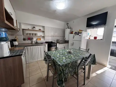 Casa 5 ambientes con 1 baño