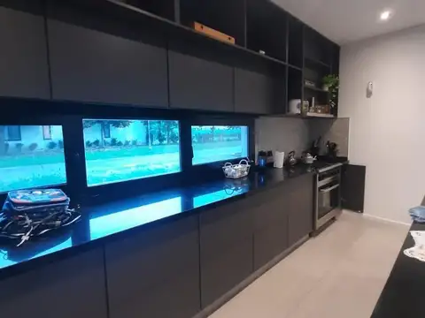Casa 7 ambientes con 4 baños