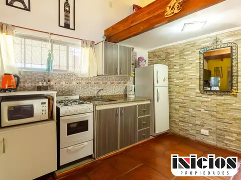 Casa 3 ambientes con 1 baño