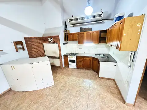 Departamento 8 ambientes con 6 baños
