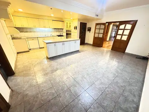 Departamento en Alquiler de 8 ambientes
