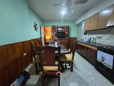 Casa 3 ambientes con 2 baños