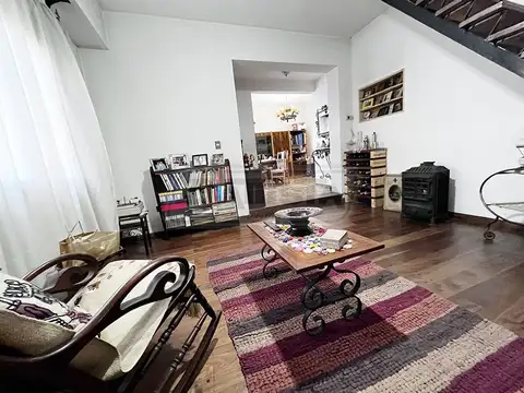 Depto Tipo Casa en Venta de 5 ambientes