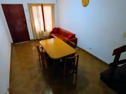 Depto Tipo Casa 4 ambientes con 2 baños