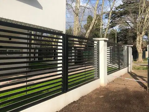 Casa en Venta en Barrio Parque Leloir, USD 520.000