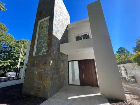 Casa en Venta en Barrio Parque Leloir, USD 520.000