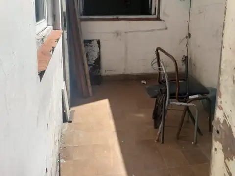 Avenida Crovara 200, Piso pb