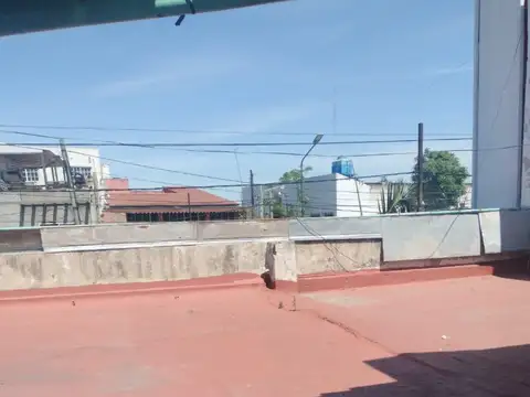 casa con locales a reciclar oportunidad 