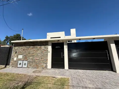 Casa en Venta de 3 dormitorios. Lisandro Olmos