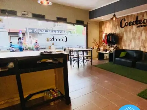 Excelente local con vivienda  en Castelar