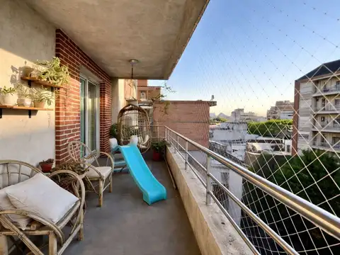 Departamento 4 ambientes con 2 baños