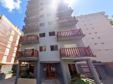 Departamento de 2 ambientes con ascensor a 150mts del mar.