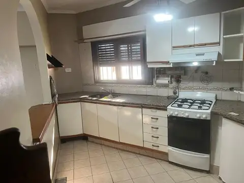 DEPARTAMENTO T/CASA   DOS AMBIENTES   VELAZQUEZ 