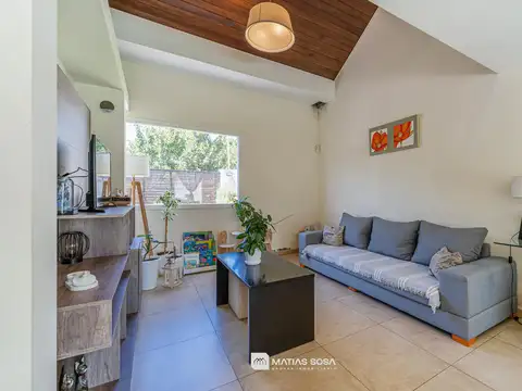 Casa 2 ambientes con 2 baños