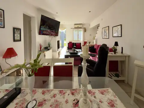 Casa en Venta con 5 cocheras