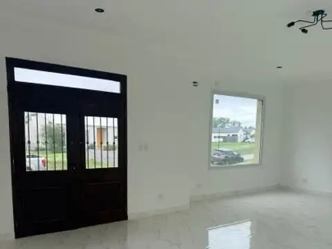Casa en Venta en Pilar Centro, USD 250.000