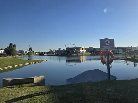 Casa en Venta en Laguna Grande, USD 790.000