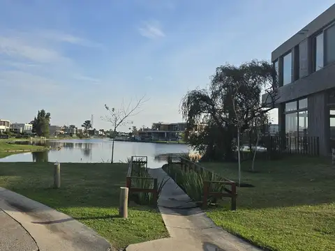Casa en Venta en Laguna Grande, USD 790.000