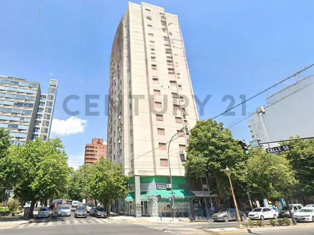 58 y 7 600, Piso 2