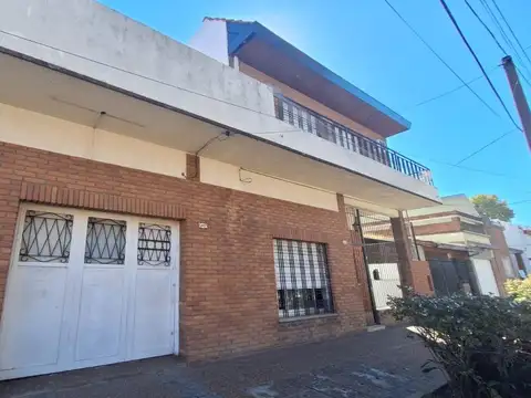 CASA 3 AMBIENTES EN 2 PLANTAS C/LOCAL