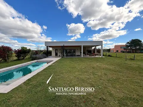 Casa 5 ambientes con 1 baño