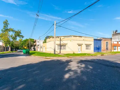 CASA EN VENTA 3 DORMITORIOS  BARRIO SAN MARTIN